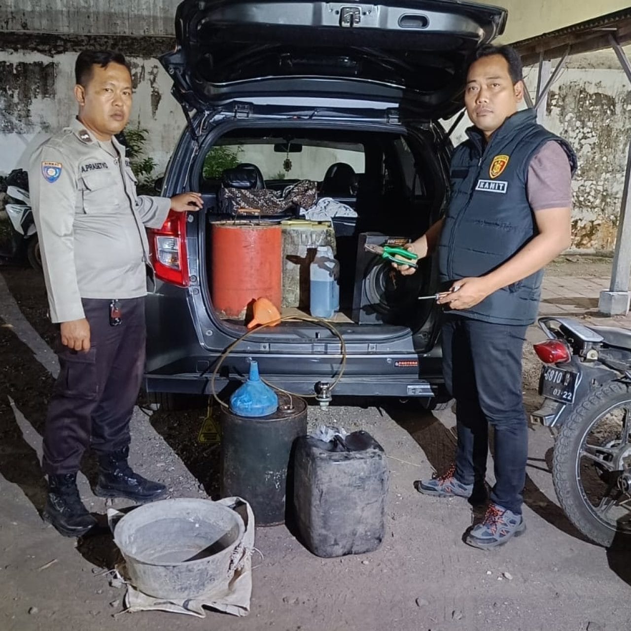 Polisi Berhasil Ungkap Penimbunan BBM di Jember, 8 Orang Diamankan