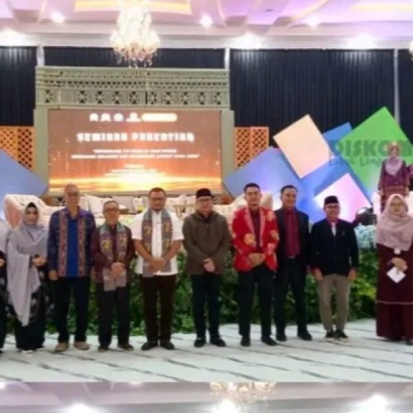 Staf Ahli lll Hadiri Seminar Parenting di SIT Mutiara Cendikia