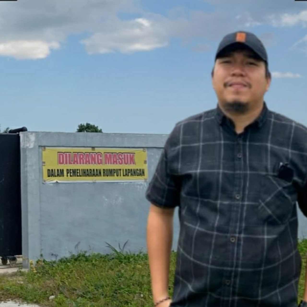 Koordinator Simalungun Transparansi (SISI), Samuel Simorangkir, Duga Proyek Pembangunan Stadion Mini Raya Sarat Penyimpangan Anggaran