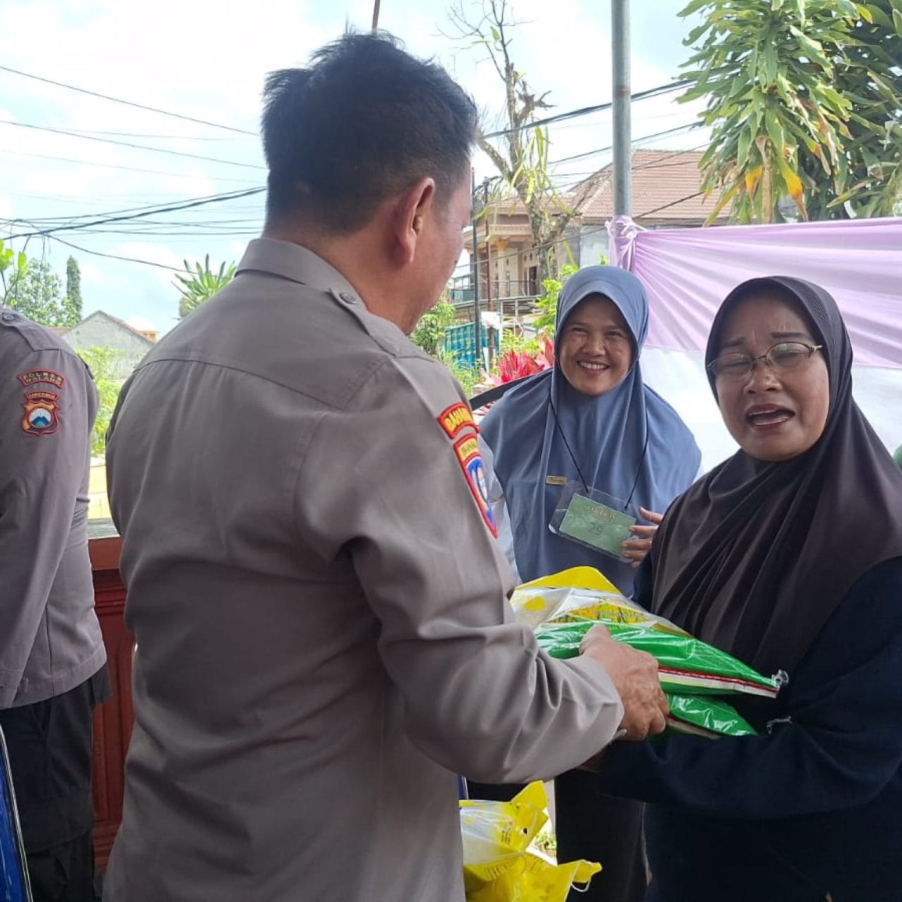 Hari Juang Polri, Polres Malang Salurkan 15 Ton Beras Lewat Gerakan Pangan Murah
