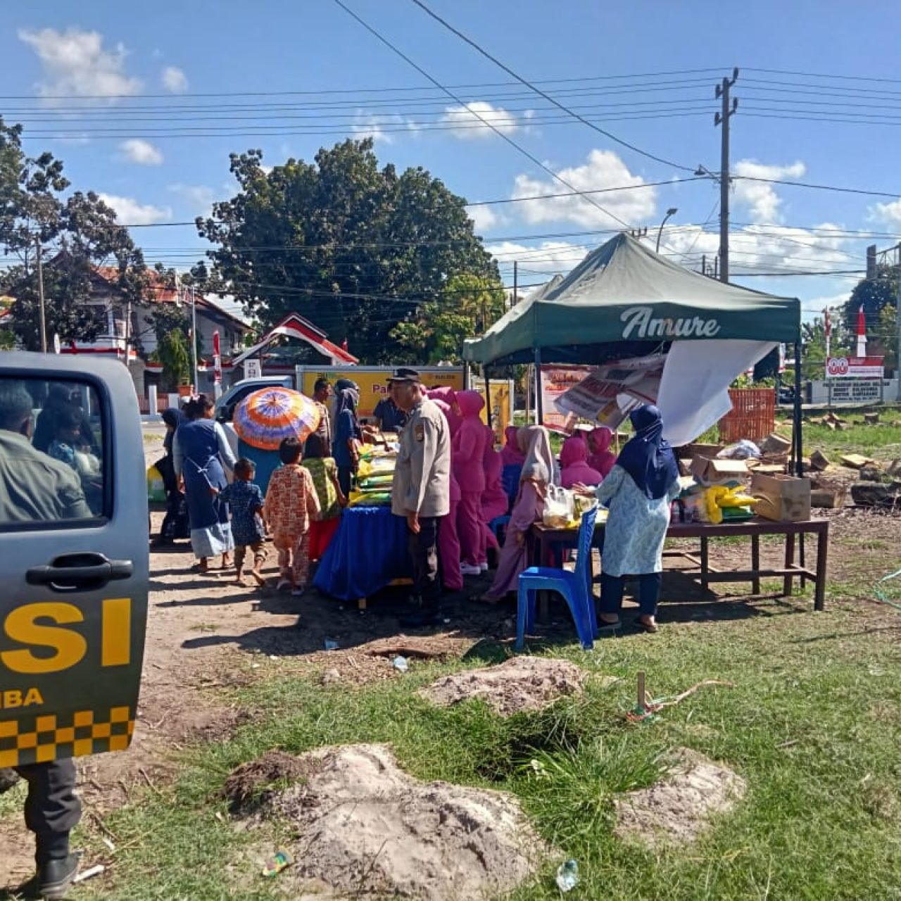Polres Bulukumba Salurkan 1,7 Ton Beras SPHP Lewat Gerakan Pangan Murah di Empat Kecamatan