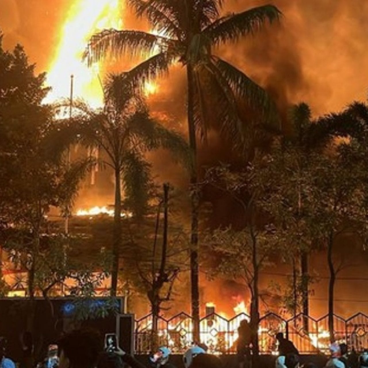 Kronologi Gedung DPRD Dibakar Massa: 3 ASN Tewas dan Belasan Luka-luka