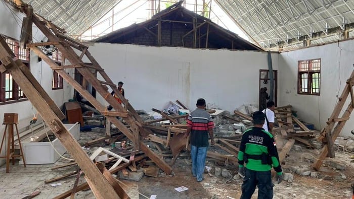 gempa mengguncang poso