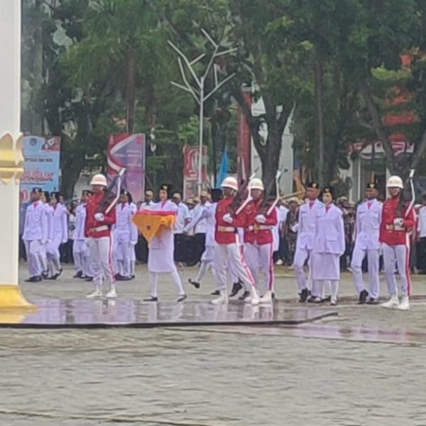 Upacara HUT Kemerdekaan di Kolaka: Semangat Tak Padam Meski Diguyur Hujan