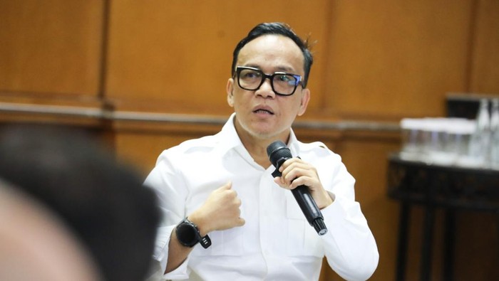 wamen pertama terjaring ott