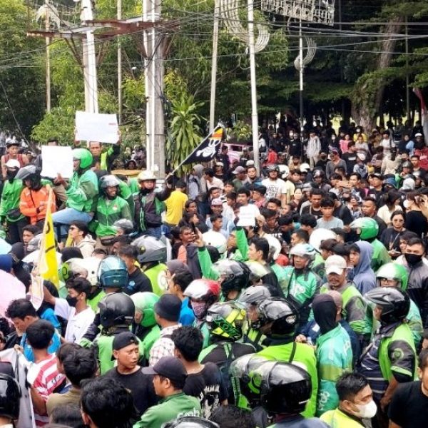 Empat Gelombang Unjuk rasa di Siantar Diwarnai Beberapa Insiden