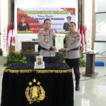 Tradisi Pedang Pora Warnai Pisah Sambut Kapolres Pesawaran, Tongkat Komando Resmi Beralih