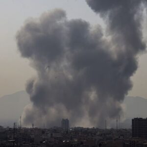 Pangkalan AS di Timteng Diserang Iran, Qatar hingga UEA Tutup Wilayah Udara