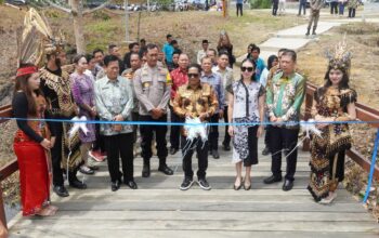 Heriyus SE  Launching Pasir Putih, Pariwisata Didorong Jadi Sumber PAD Baru