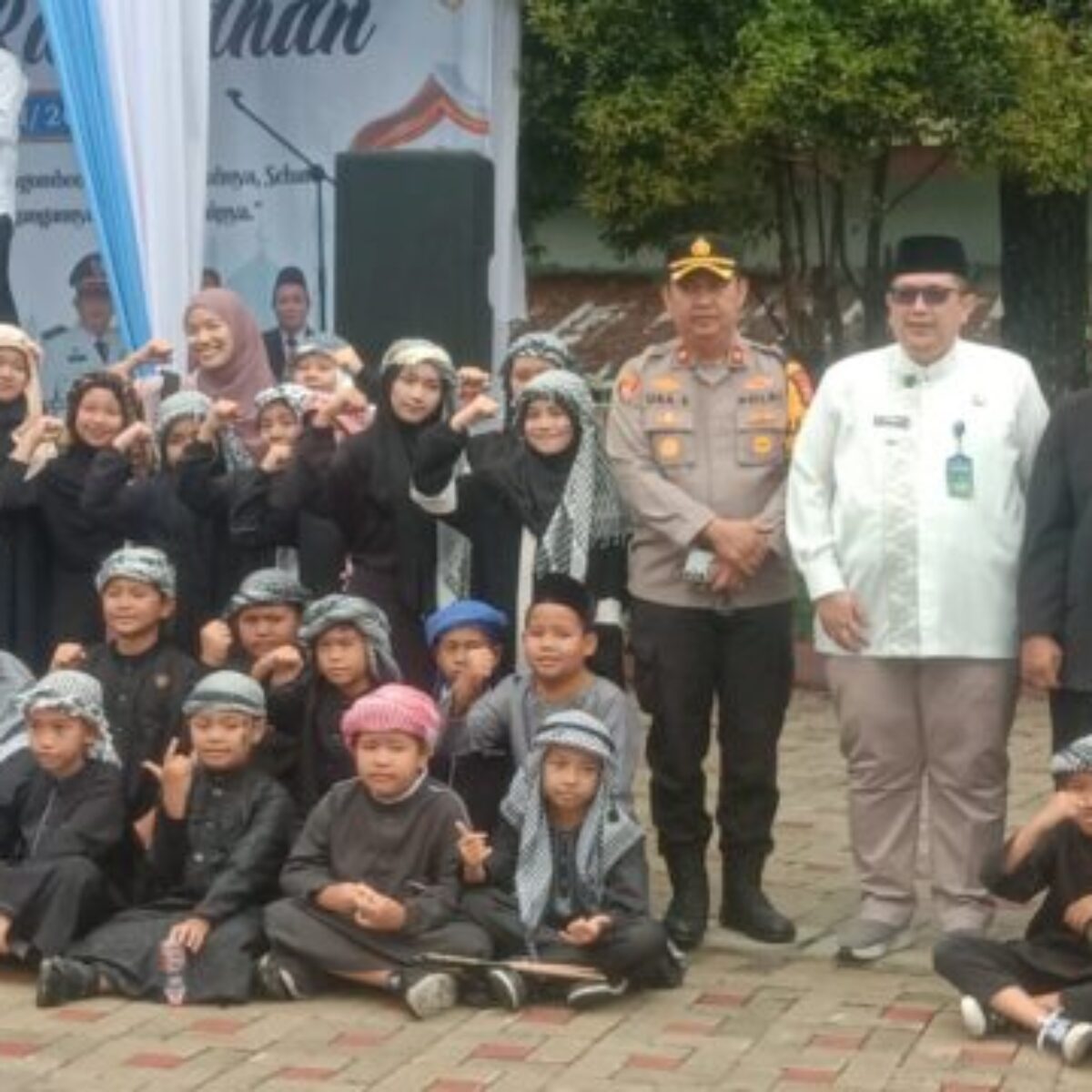 Ribuan Peserta Padati Halaman Kantor Kecamatan Cigombong dalam Semarak Tarhib Ramadhan 1447 H