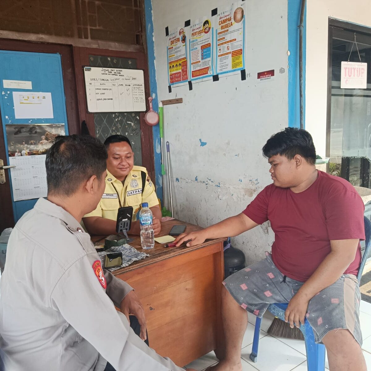 Polsek Seruyan Hulu Sambang Masyarakat Tumbang Manjul,Satpam Bank Diingatkan Tingkatkan Kewaspadaan.