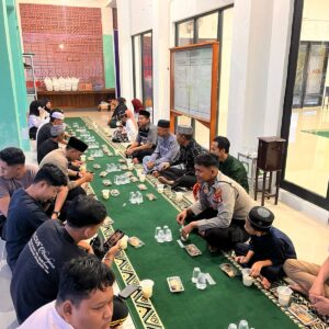 Jalin silaturahmi,Polres Seruyan Buka Puasa Bersama Jamaah dan Warga.