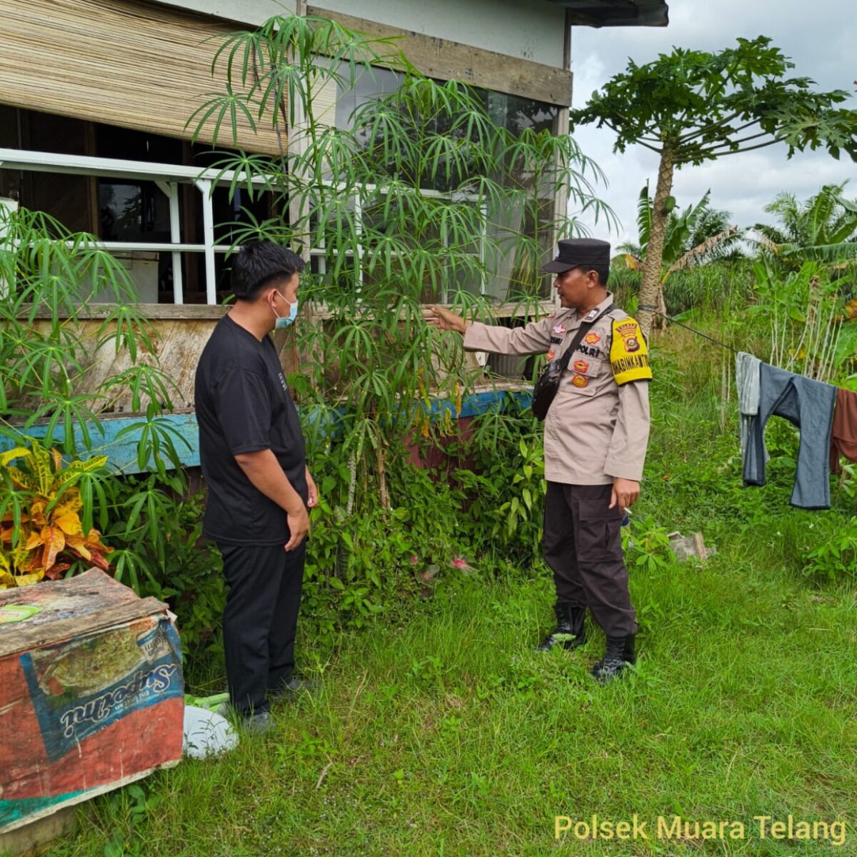 Sinergi di Tingkat Desa, Bhabinkamtibmas Polsek Muara Telang Dorong Warga Optimalkan Pekarangan