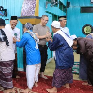 Kapolres Seruyan Ikut Safari Ramadhan dan Tarawih Bersama di Tumbang Manjul.