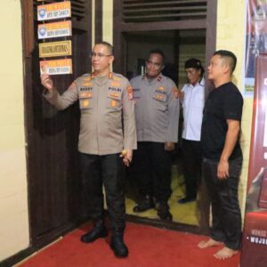 Kapolres Seruyan Laksanakan Kunjungan Kerja dan Berikan Arahan di Polsek Seruyan Hulu.