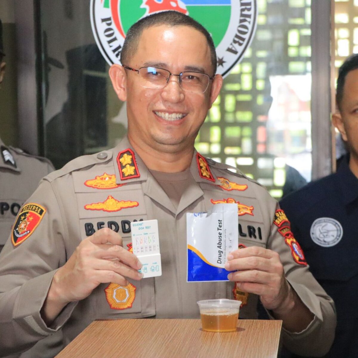 Keteladanan Pimpinan,Kapolres Seruyan Jadi Yang Pertama Jalani Tes Urine.