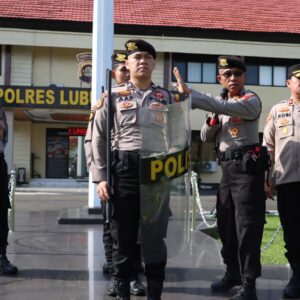 Polres Lubuk Linggau dan Sat Brimob Polda Sumsel dalam menjaga ketertiban dan keamanan di wilayah Lubuk