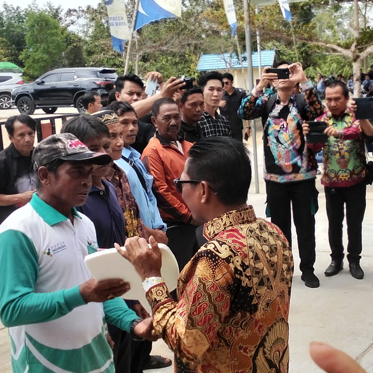 Tujuh Motor Tiga Roda untuk Kelompok Tani, Bupati Genjot Produktivitas