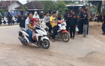 Tebar Berkah Ramadan! PAC GRIB JAYA Negeri Katon Bagikan 300 Paket Takjil di Simpang Lumbirejo