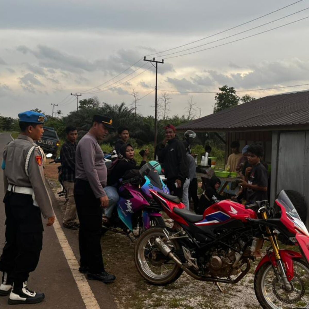 CEGAH BALAP LIAR,POLSEK DANAU SEMBULUH TURUNKAN 8 PERSONEL PATROLI DI DESA TABIKU.