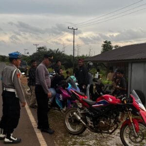 CEGAH BALAP LIAR,POLSEK DANAU SEMBULUH TURUNKAN 8 PERSONEL PATROLI DI DESA TABIKU.
