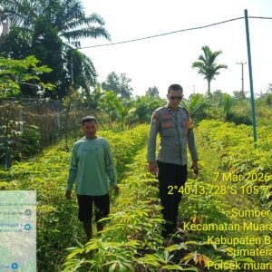 Polisi Penggerak di Banyuasin, Aipda Erwin Saputra Ajak Wayah Manfaatkan Lahan Perkarangan untuk Ketahanan Pangan