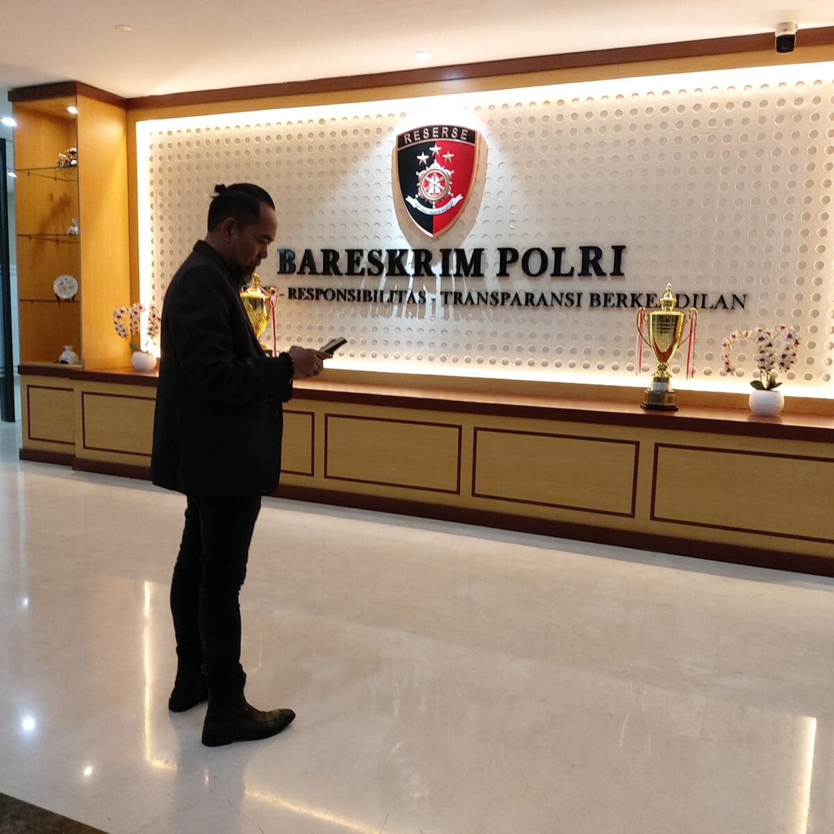 Banyak Pujian dan Kritik, Agus Flores Tegas Bela Polres Mojokerto