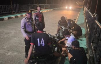 Patroli Dialogis Presisi Pamapta l Polres Seruyan Sambang Jembatan Sukarno,Ajak Warga Ciptakan Lingkungan Aman dan Tertib.