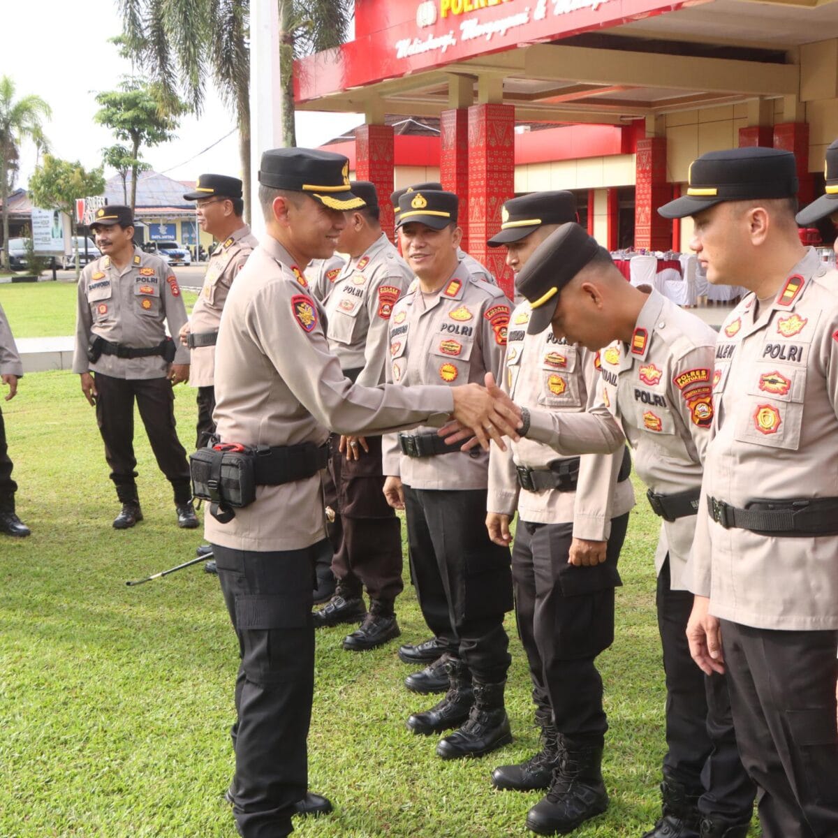 Suasana Kekeluargaan Warnai Apel Pagi dan Halal Bihalal Polres Banyuasin