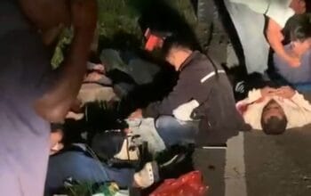 Mengalami Laka,Minibus Tabrak Truk Fuso di Jalur Sampit – Pangkalan Bun,Sejumlah Penumpang Laka di Larikan ke RSUD Hanau Kalteng.