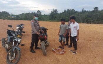 Polsek Marikit Gencar Lakukan Patroli dan Himbauan kepada Remaja yang sering kumpul di Sekitaran akses jalan masuk ke Desa Tumbang Pahanei,Kec.Marikit