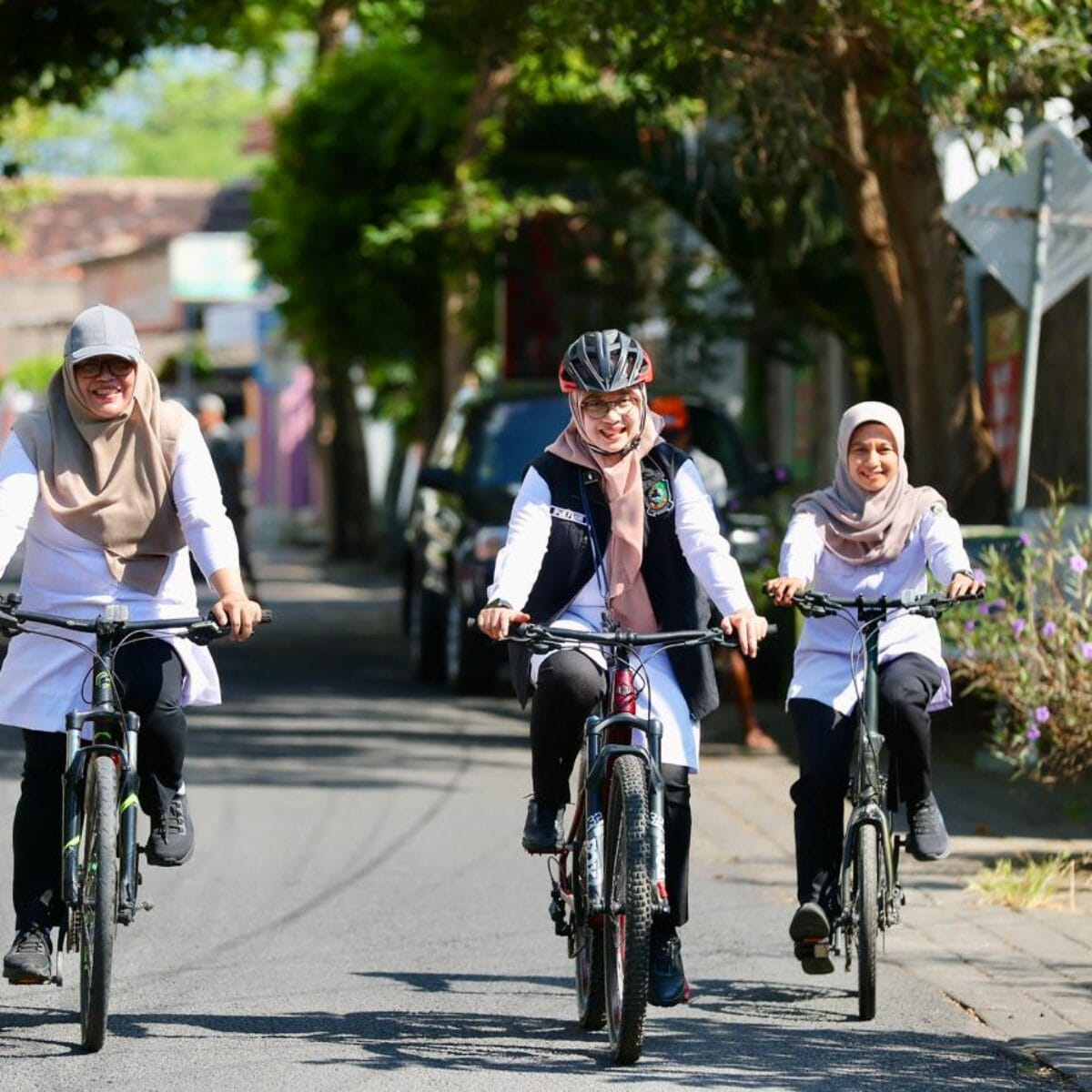 Gowes ke Kantor, Bupati Ipuk Gaungkan Gerakan Hemat BBM di Banyuwangi