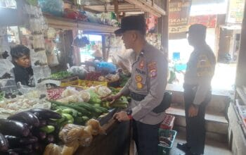 Polsek Hanau Gelar KRYD dan Patroli Dialogis di Pasar Saik Pembuang Hulu.