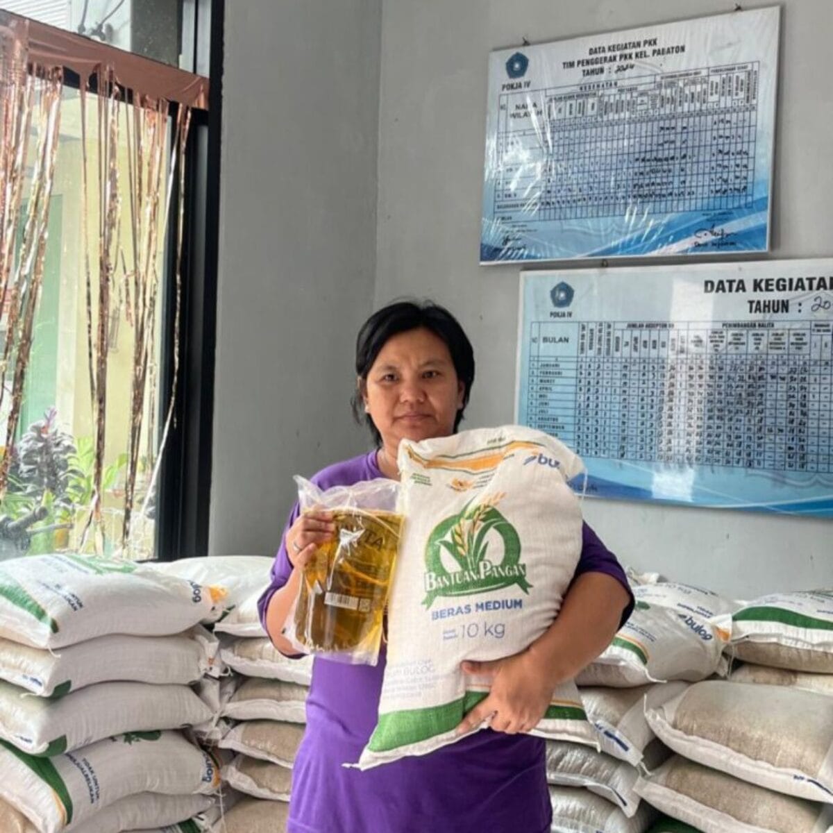 Perum BULOG Cabang Bogor Realisasikan Penyaluran Bantuan Beras dan Minyak