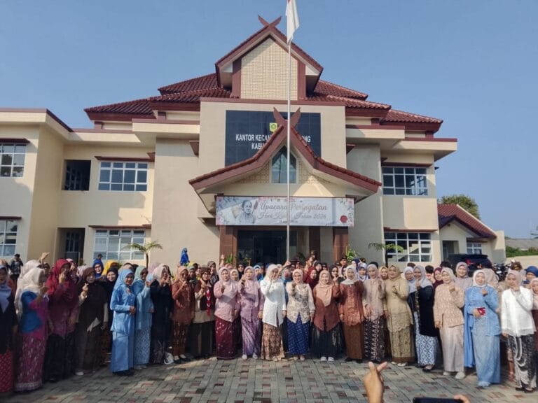 Kegiatan Foto : Porkofimcam Cigombong Gelar Upacara Peringatan Hari Kartini Tahun 2026, Bacakan Amanat Menteri PPPA RI