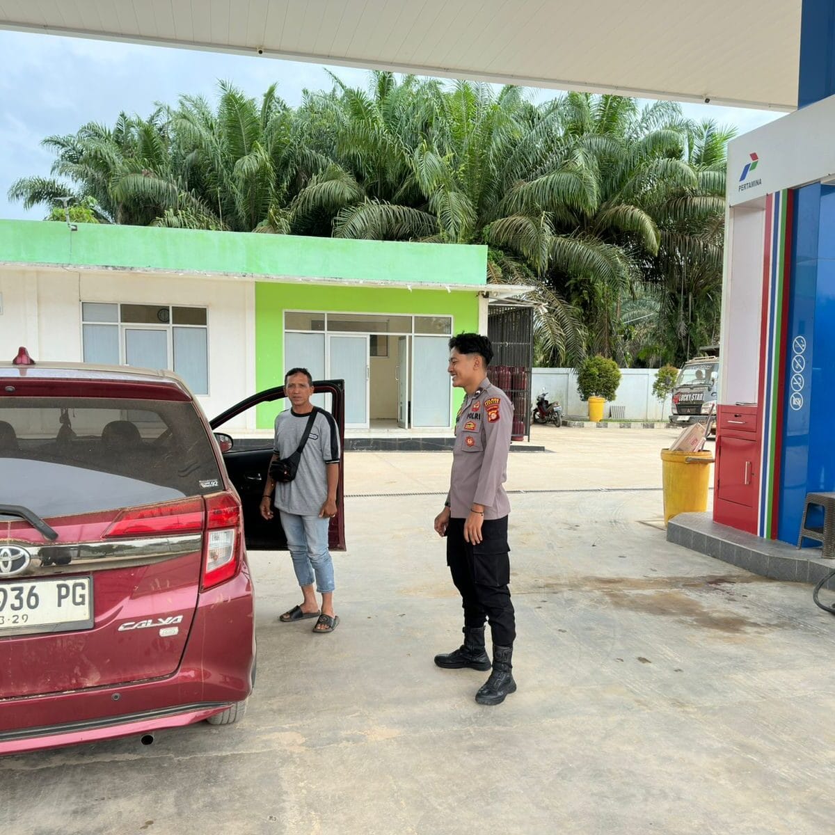 Kawal Transparansi BBM,Kapolsek Seruyan Tengah Turun Langsung Pengamanan SPBU Sandul.