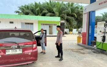 Kawal Transparansi BBM,Kapolsek Seruyan Tengah Turun Langsung Pengamanan SPBU Sandul.