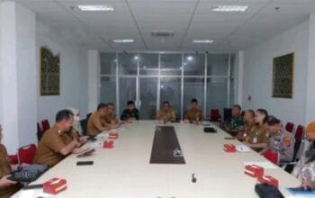 ‎Sekda Pimpin Rapat Persiapan Pelepasan Keberangkatan Jamaah Haji