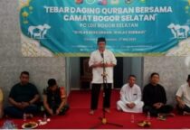 Kegiatan Foto : Sinergi PC LDII Kelurahan Cikaret bersama Camat Bogor Selatan Pererat Jaga Silaturrahmi Melalui Tebar Daging Kurban Kepada 1200 Penerima Manfaat