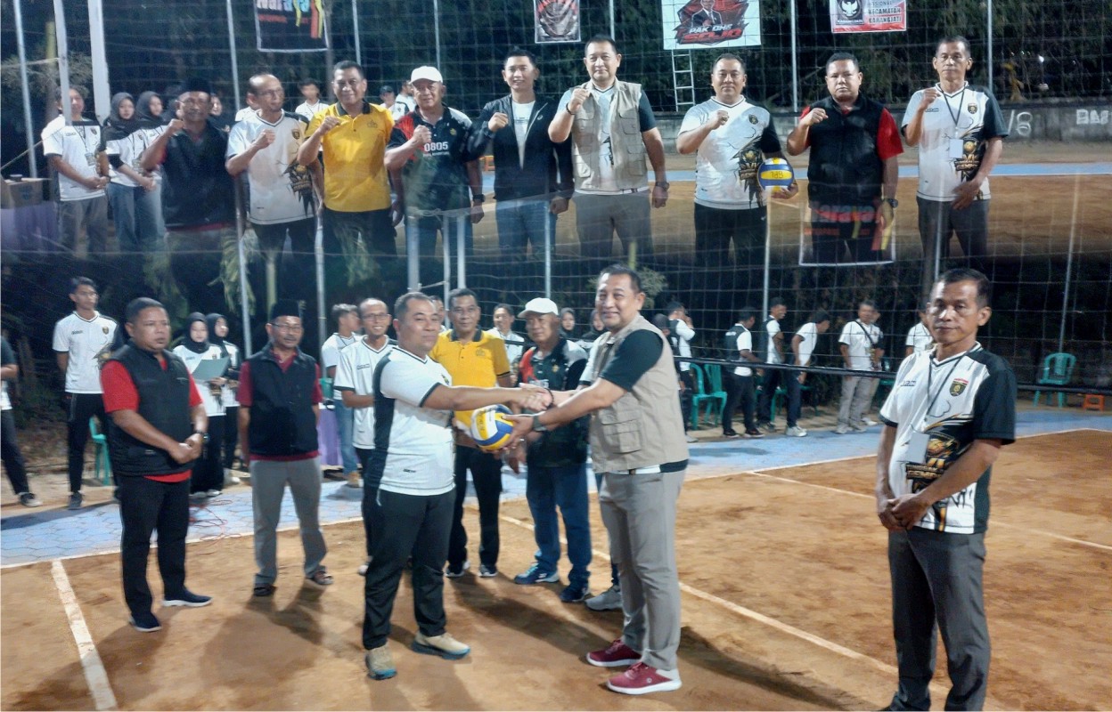 pembukaan turnamen bola voli kecamatan karangjati kabupaten ngawi